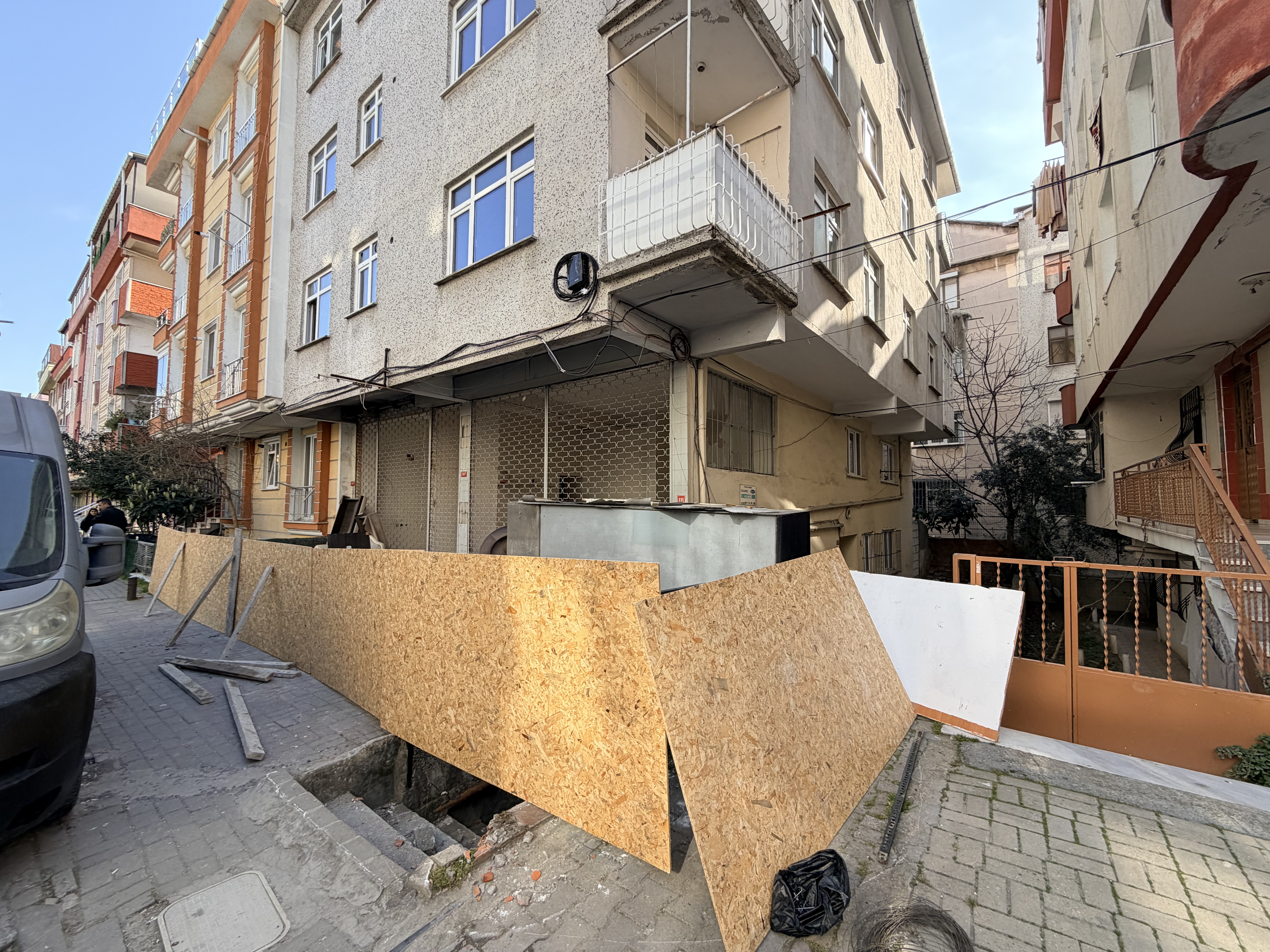 Mektep Sokak No:111